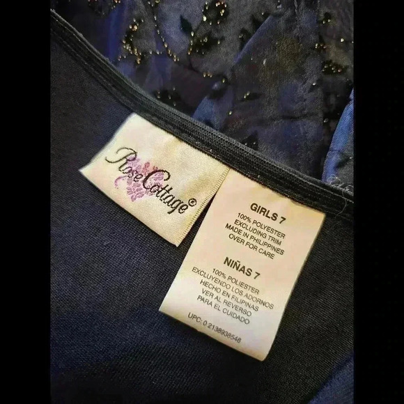 Elegant Girls' Velvet Party Dress with Floral Accents - Picture 3 of 5